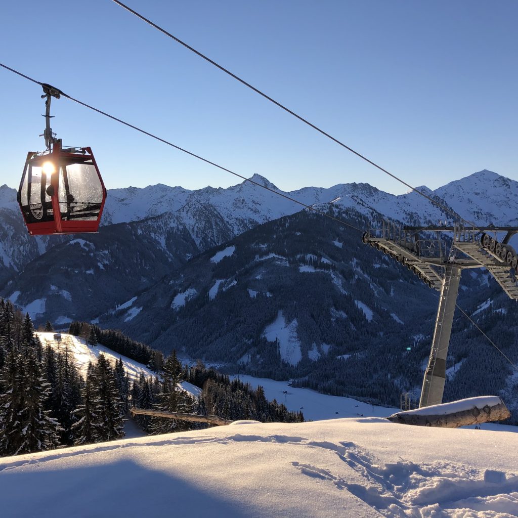 Gondel der Bergbahnen Golzentipp in Obertilliach