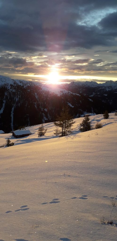 Sonnenaufgang im Winter in Osttirol